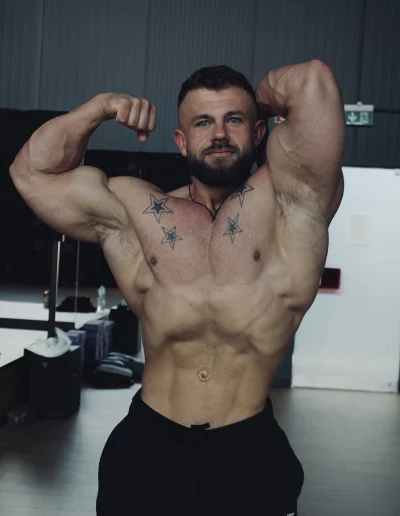 Rene Kaspar - Posing